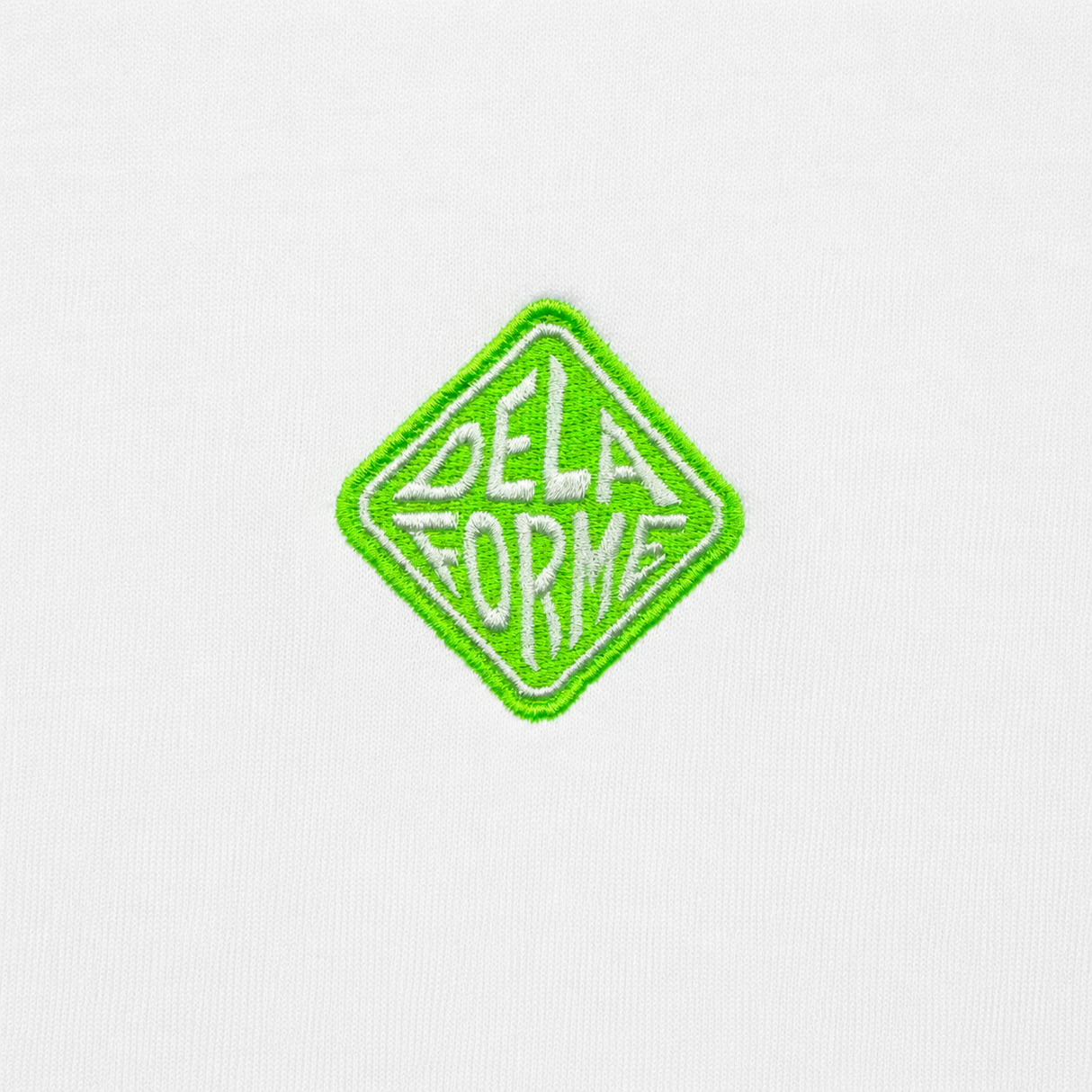 DE LA FORME Neon Green Embroidered Logo T-Shirt – White