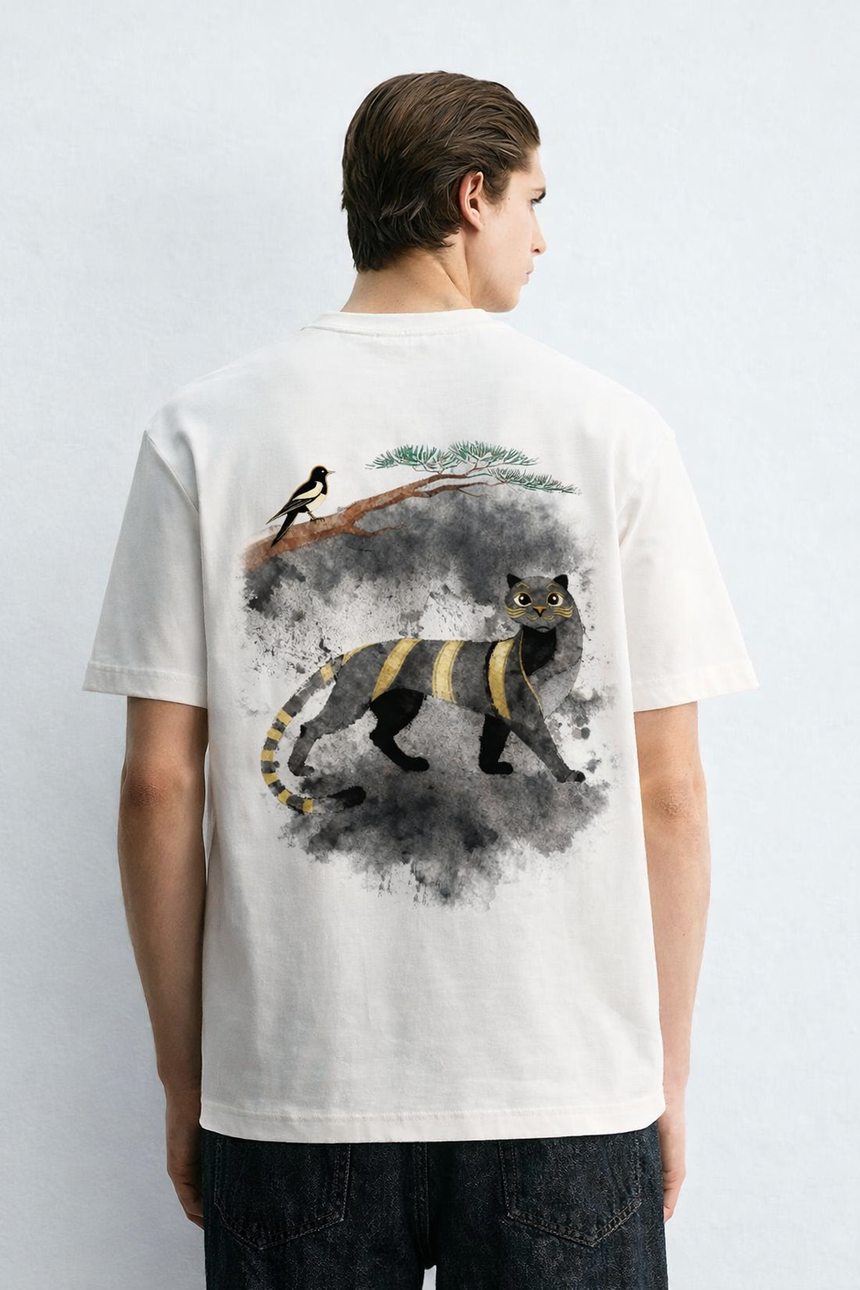 De La Forme Korean Minhwa Tiger Graphic T-Shirt — Minimal Ink Wash & Gold Accent Design